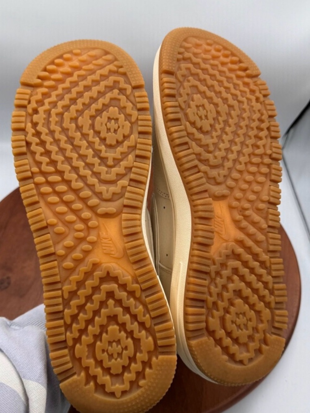 Nike Men’s Air Force 1 Luxe Pecan Pearl White Gum Men’s size 13 - Picture 8 of 9